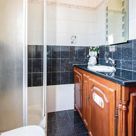 Three-bedroom Holiday In Σπίτι διακοπών *