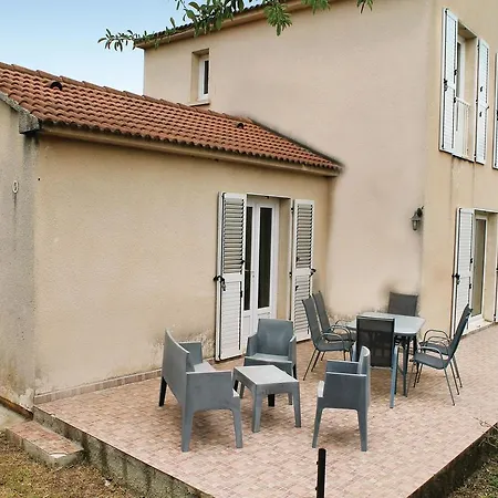 Three-bedroom Holiday In